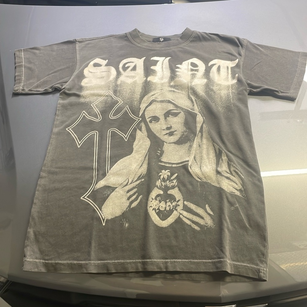 Gray graphic tee